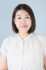 秦　詩織