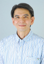 小林　利也